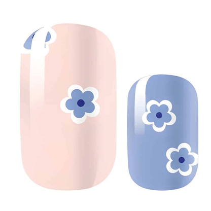 Glossy nail wraps in blush pink and periwinkle blue with white-outlined daisy flower design