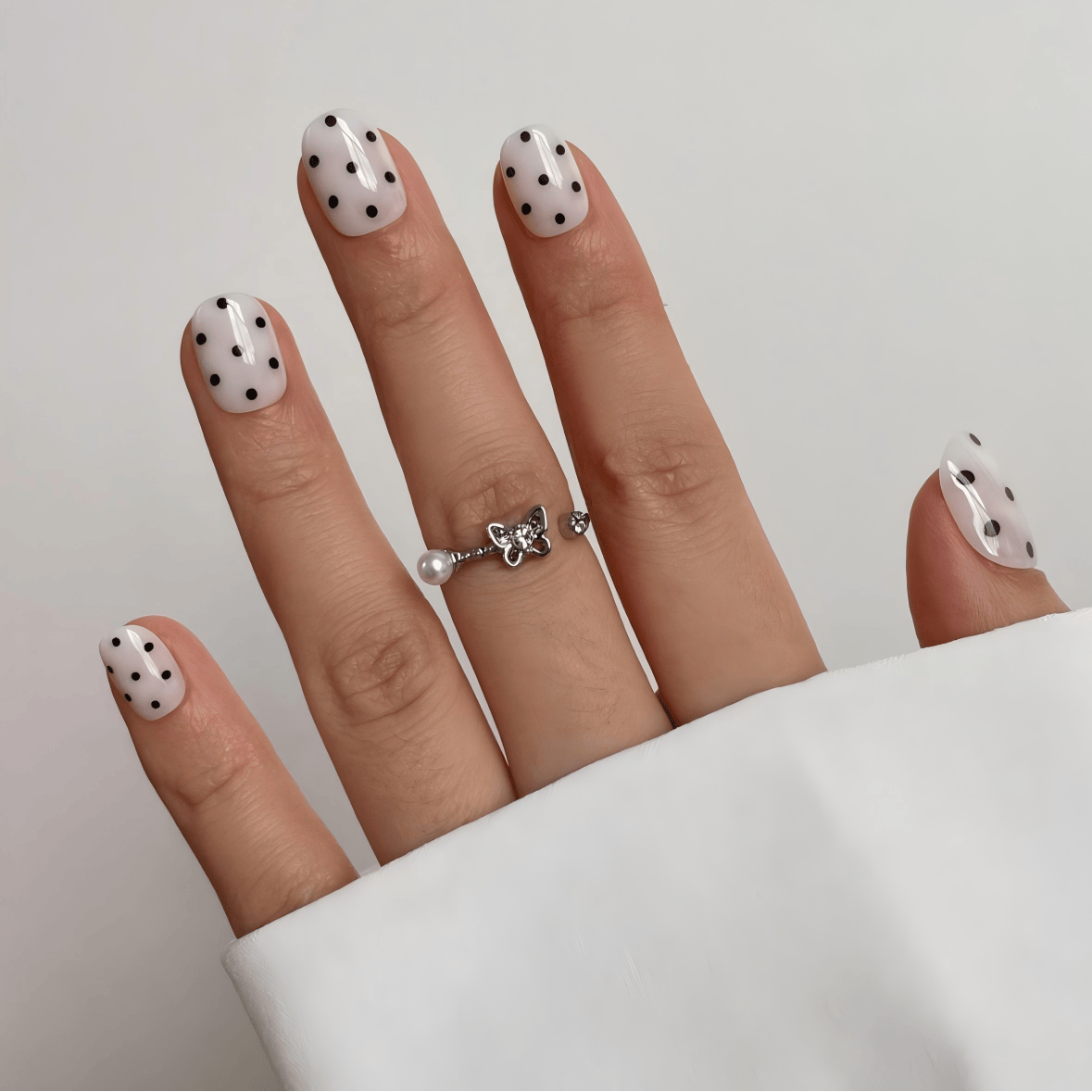 Holy Grail Nail press on Kiss My Dots - Soft Gel Press Ons (Extra Short Natural)